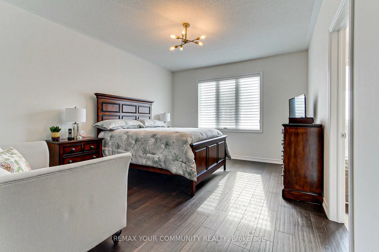 47, Blackwell, Bradford, Bradford West Gwillimbury