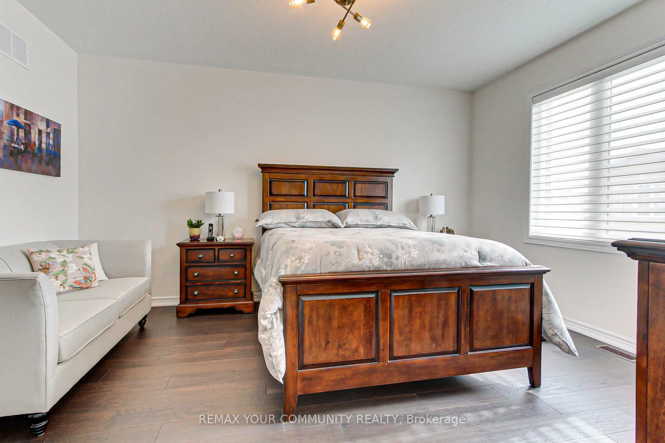 47, Blackwell, Bradford, Bradford West Gwillimbury