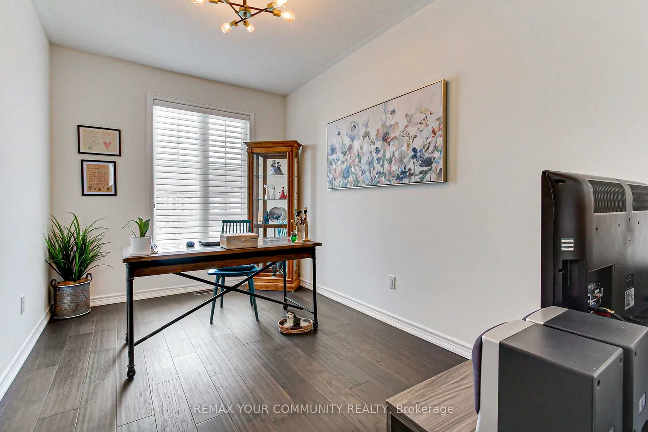 47, Blackwell, Bradford, Bradford West Gwillimbury