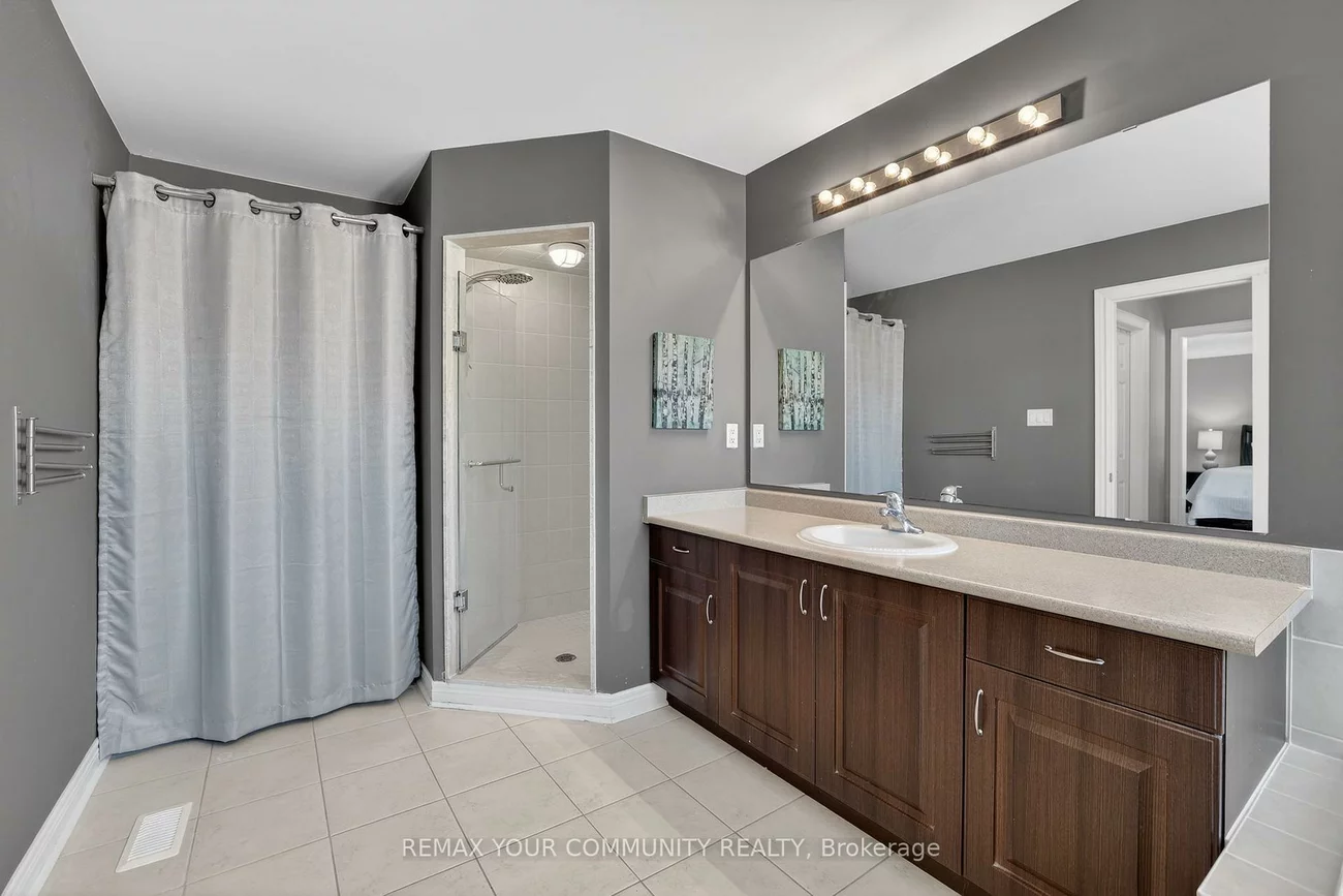 9, Faris, Bradford, Bradford West Gwillimbury