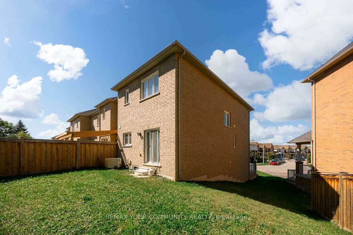 49, Matthewson, Bradford, Bradford West Gwillimbury