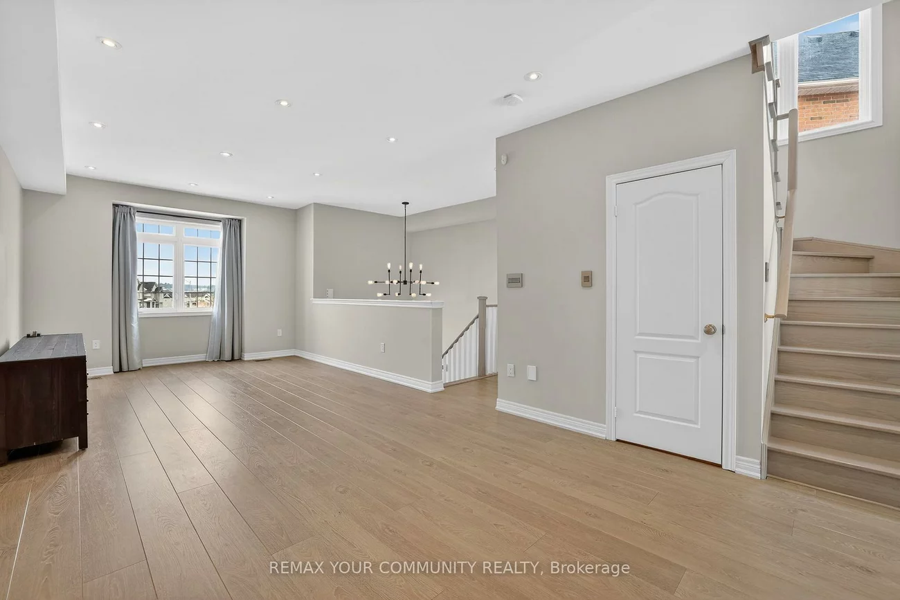 49, Matthewson, Bradford, Bradford West Gwillimbury