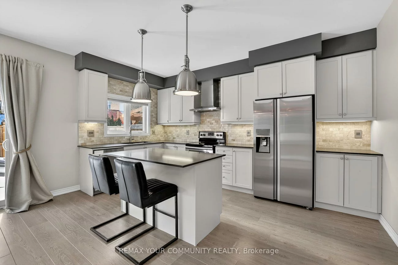 49, Matthewson, Bradford, Bradford West Gwillimbury