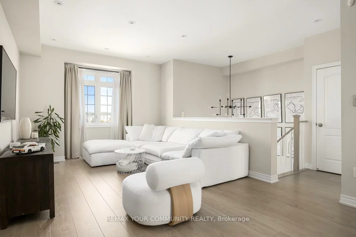 49, Matthewson, Bradford, Bradford West Gwillimbury