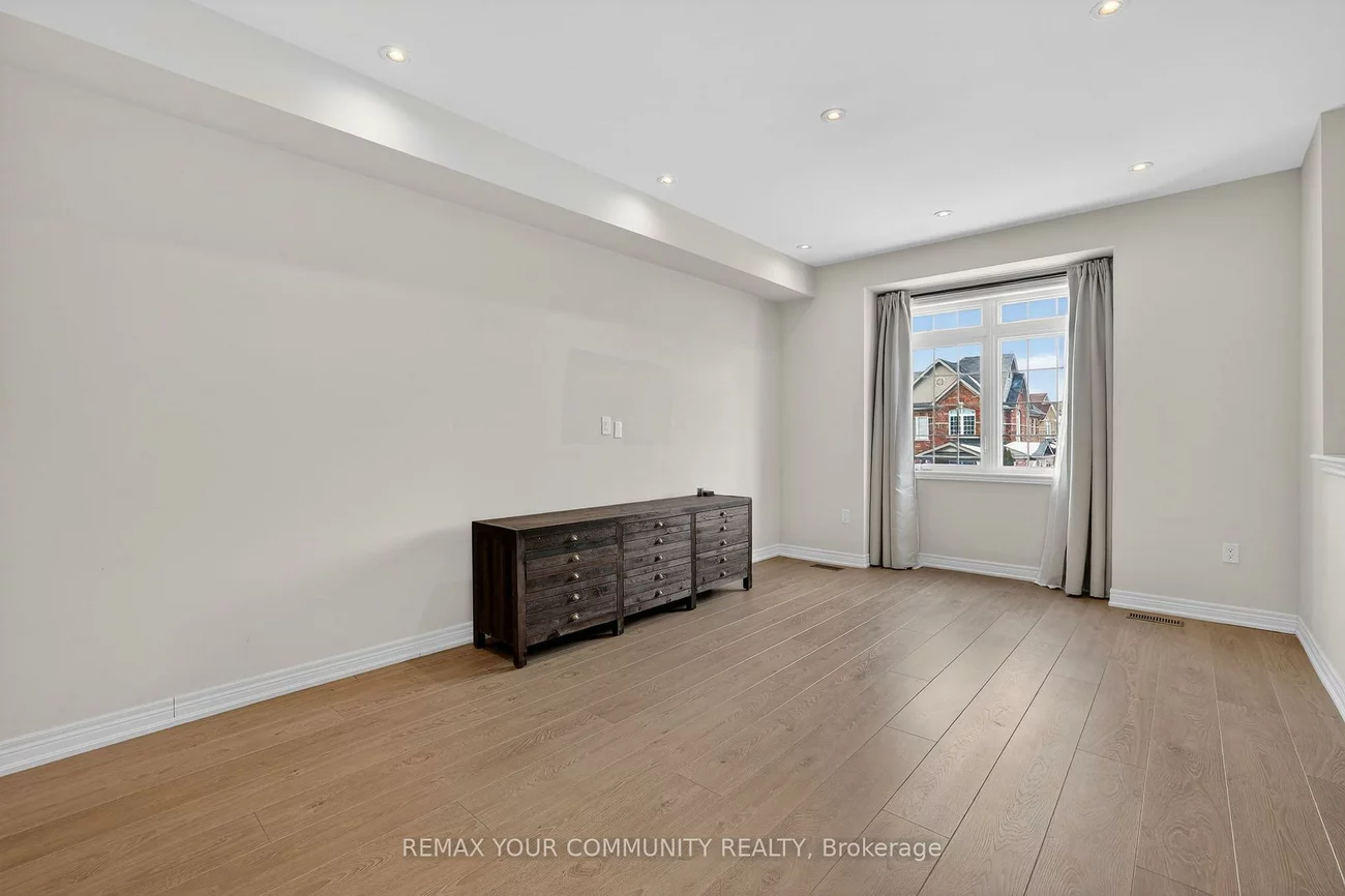 49, Matthewson, Bradford, Bradford West Gwillimbury