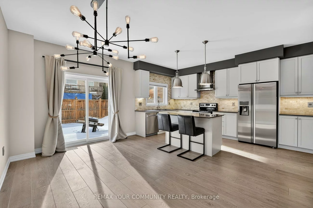 49, Matthewson, Bradford, Bradford West Gwillimbury