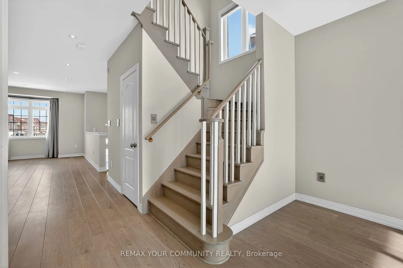 49, Matthewson, Bradford, Bradford West Gwillimbury