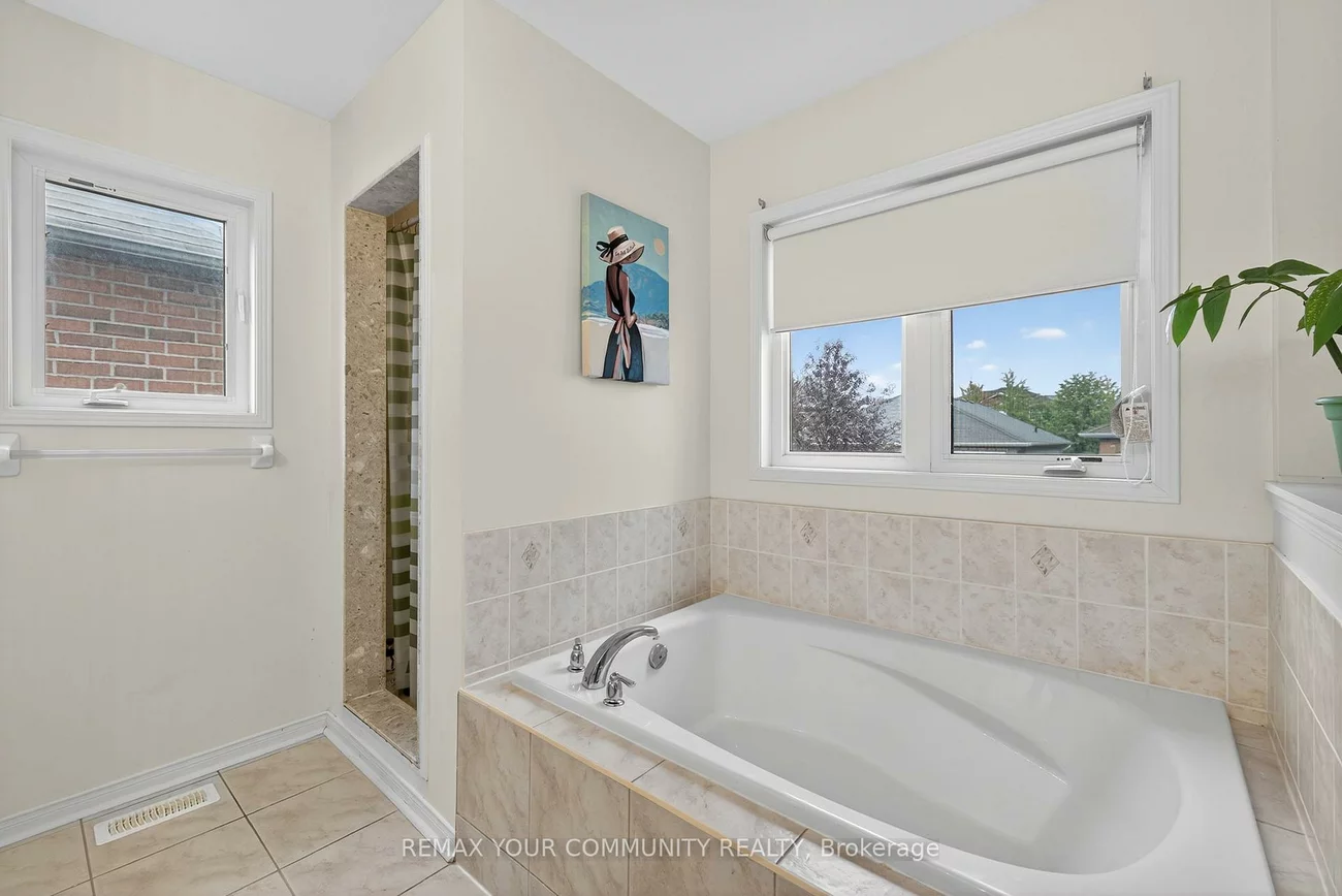 5, Booth, Bradford, Bradford West Gwillimbury