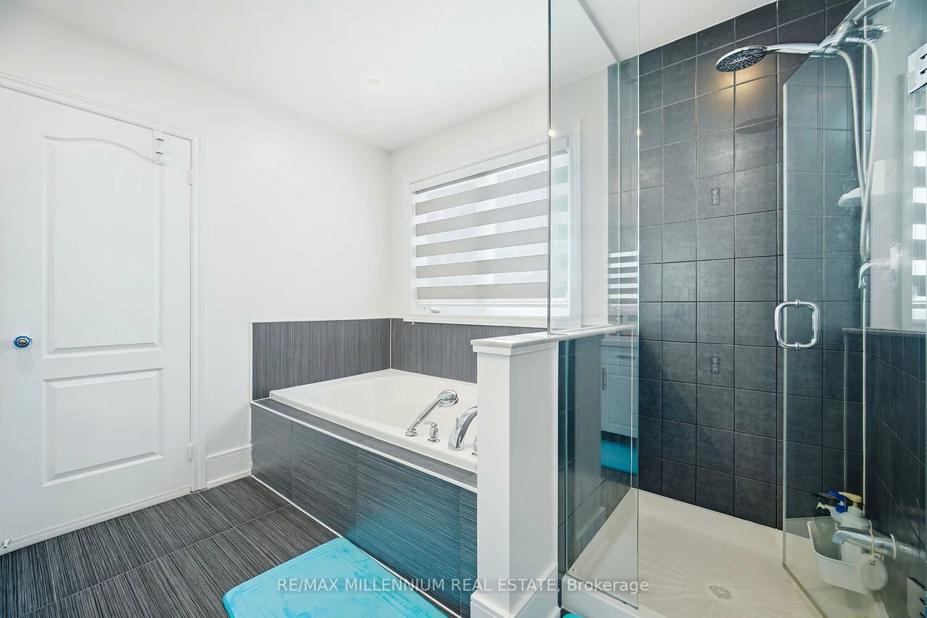 132, Blue Dasher, Bradford, Bradford West Gwillimbury