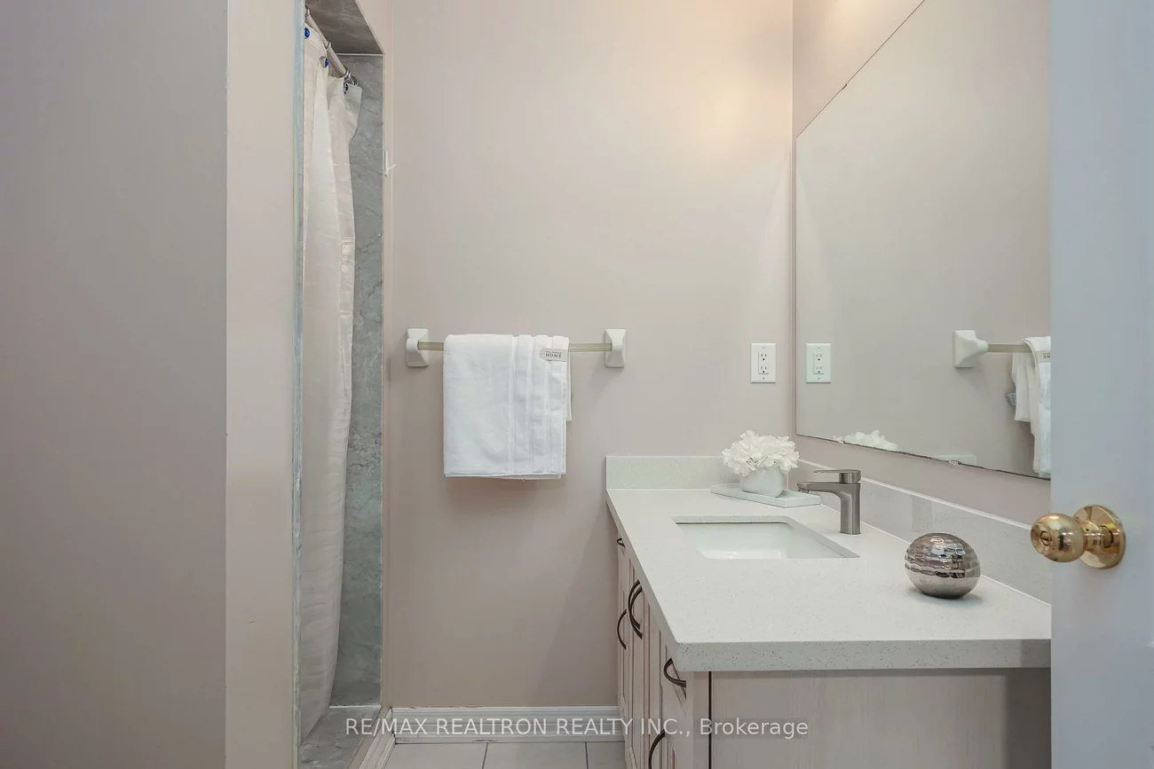 16, Mckenzie, Bradford, Bradford West Gwillimbury