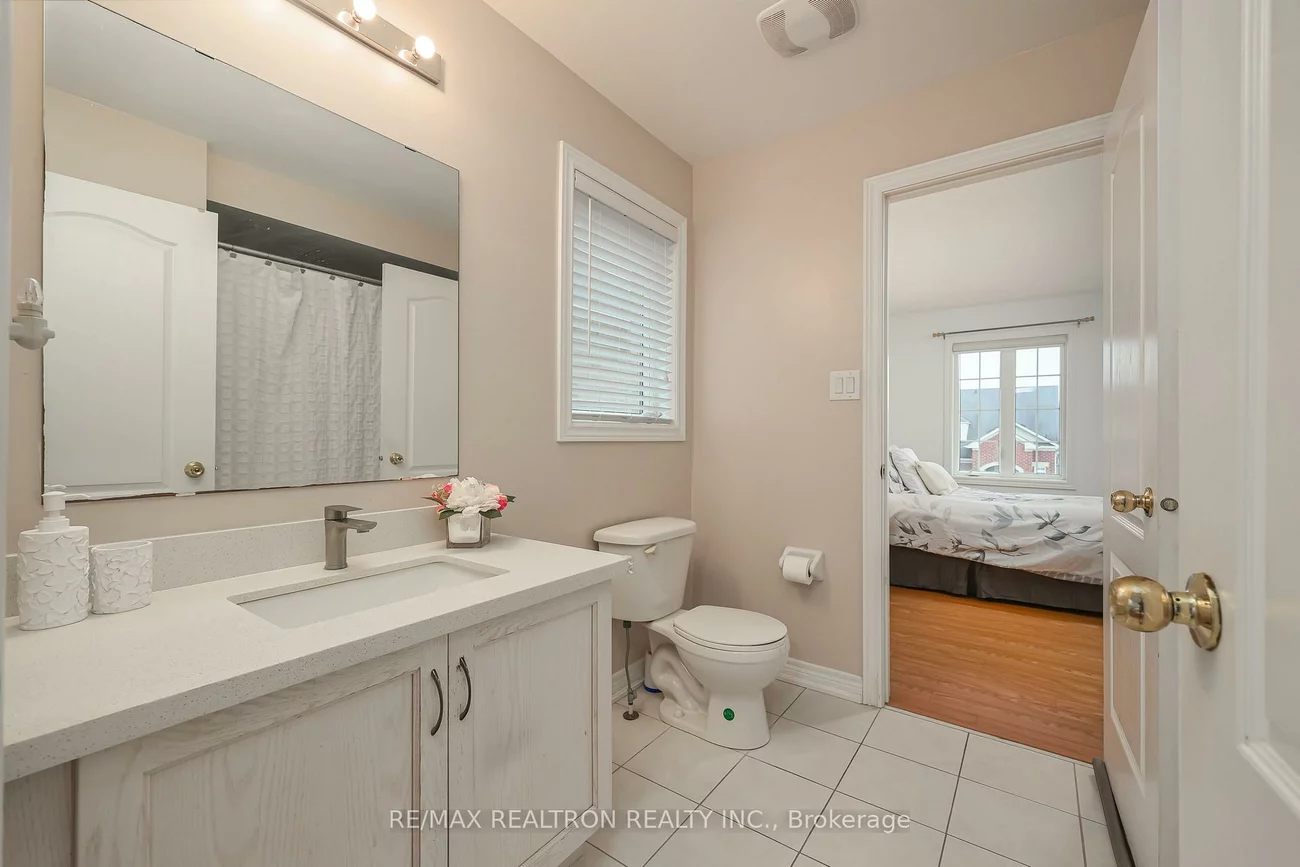 16, Mckenzie, Bradford, Bradford West Gwillimbury