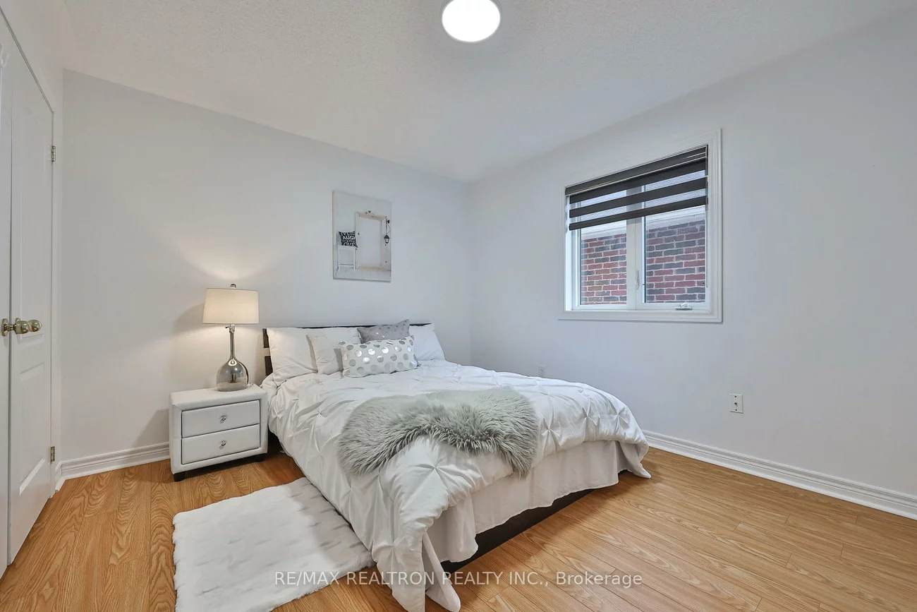 16, Mckenzie, Bradford, Bradford West Gwillimbury