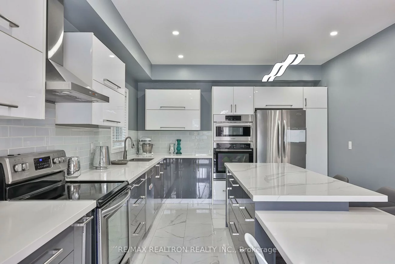 16, Mckenzie, Bradford, Bradford West Gwillimbury