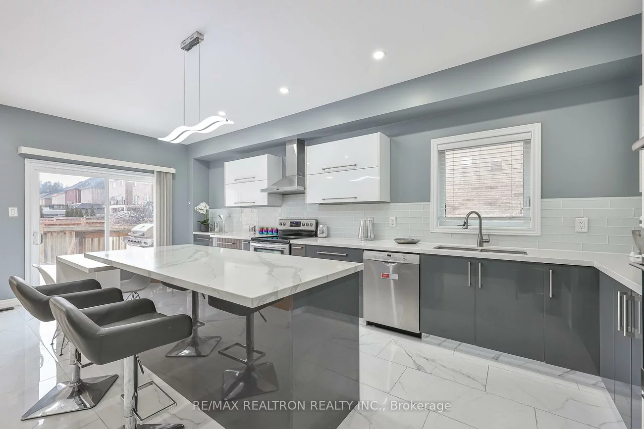 16, Mckenzie, Bradford, Bradford West Gwillimbury