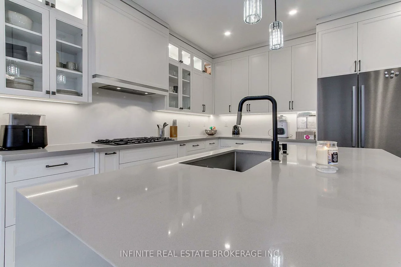 27, Selby, Bradford, Bradford West Gwillimbury