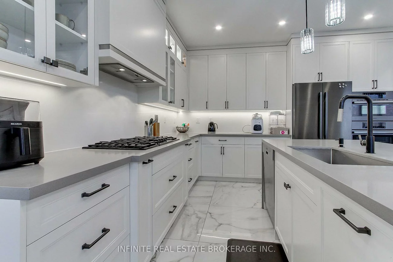 27, Selby, Bradford, Bradford West Gwillimbury