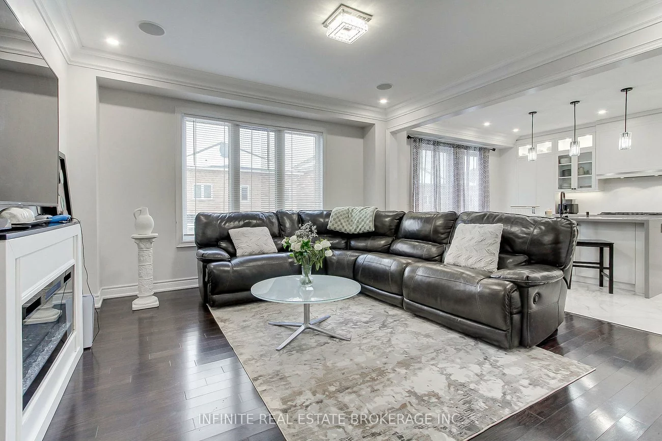 27, Selby, Bradford, Bradford West Gwillimbury