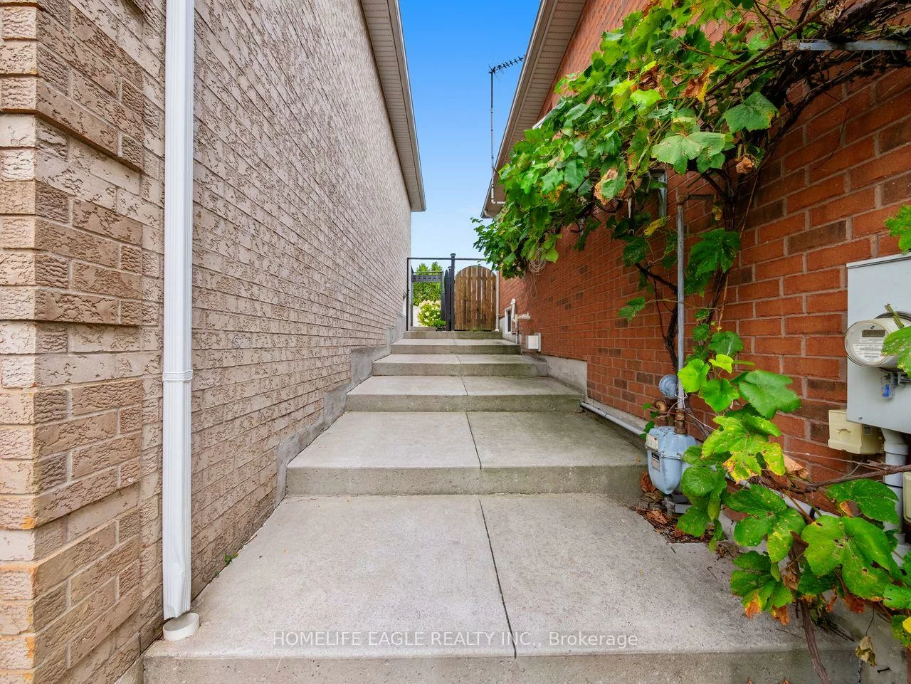 15, Eve, Bradford, Bradford West Gwillimbury