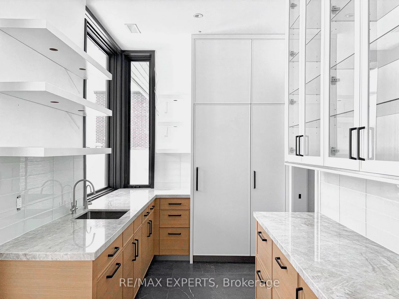 130, Dale, Rural Bradford West Gwillimbury, Bradford West Gwillimbury