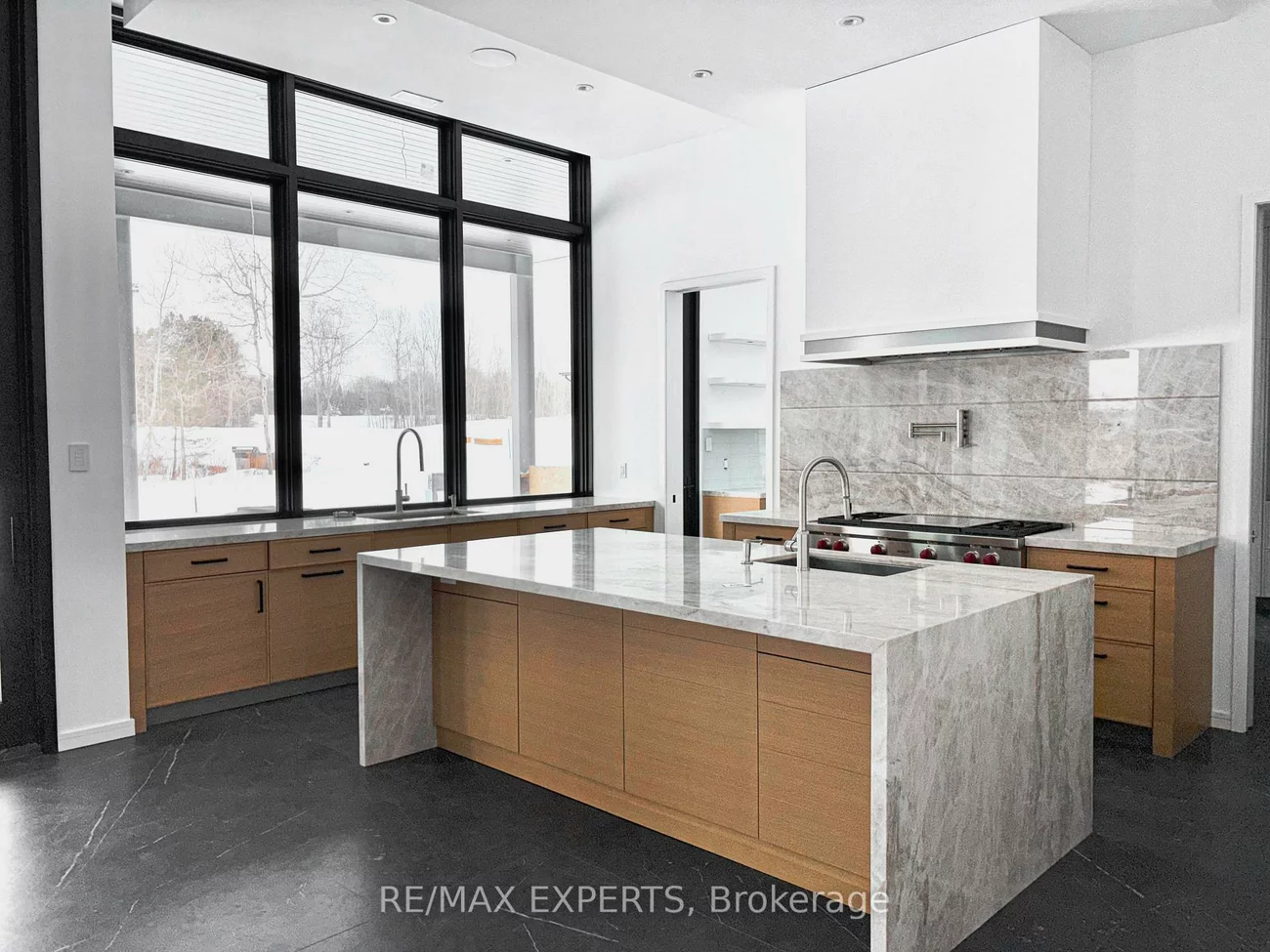 130, Dale, Rural Bradford West Gwillimbury, Bradford West Gwillimbury