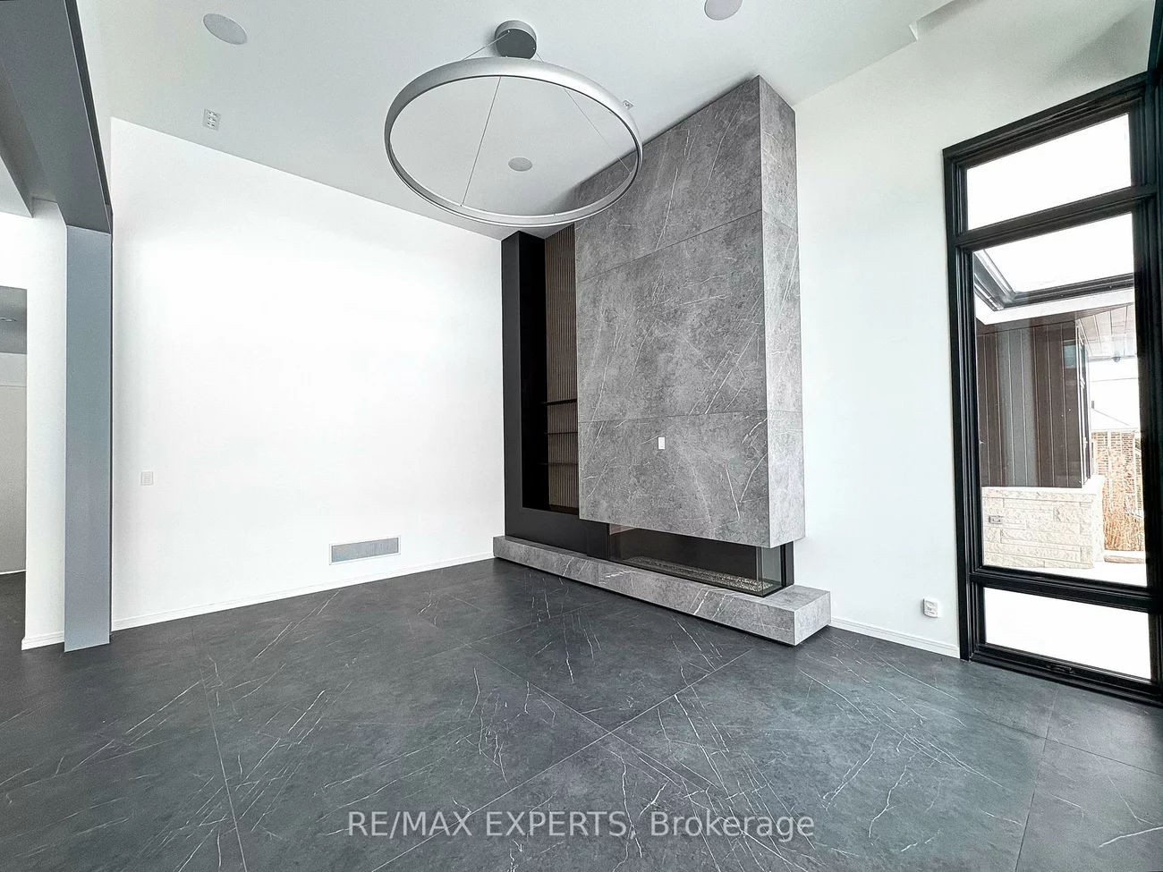 130, Dale, Rural Bradford West Gwillimbury, Bradford West Gwillimbury