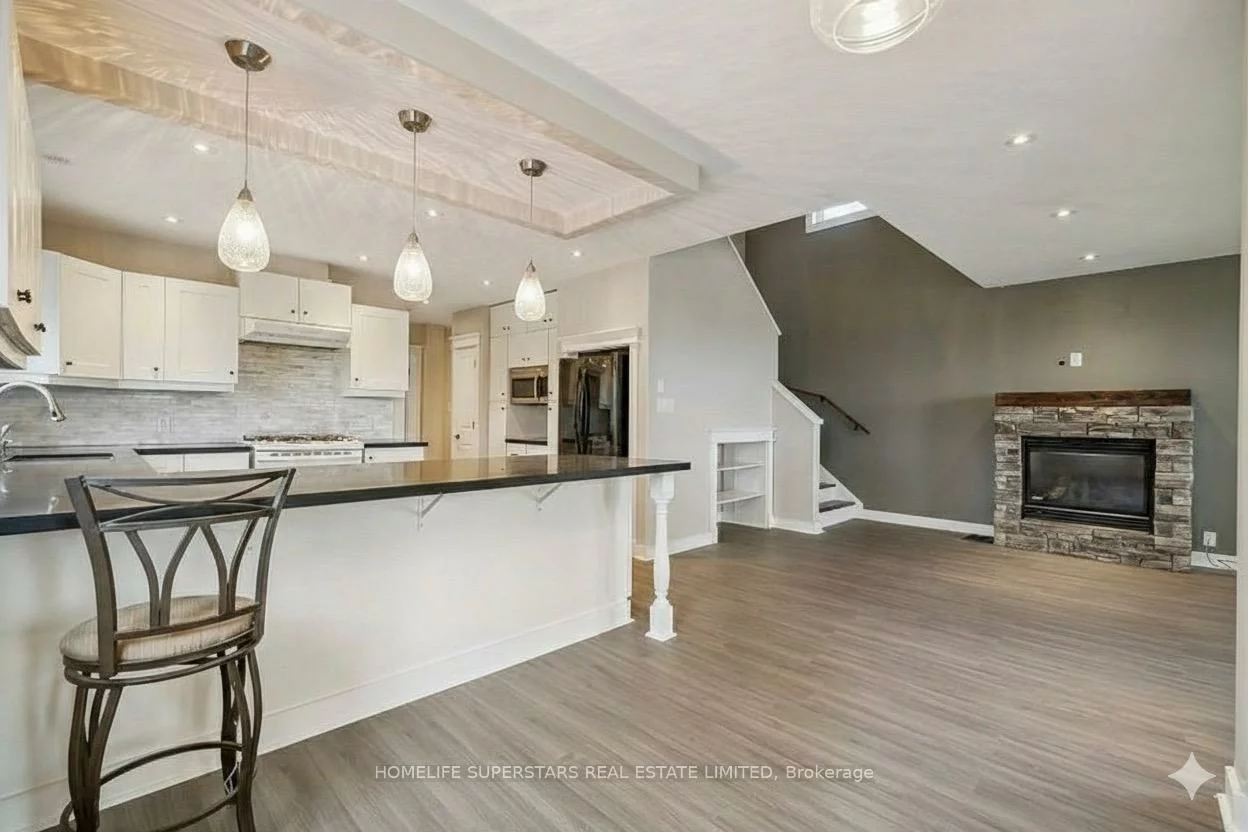 4290, Yonge, Rural Bradford West Gwillimbury, Bradford West Gwillimbury