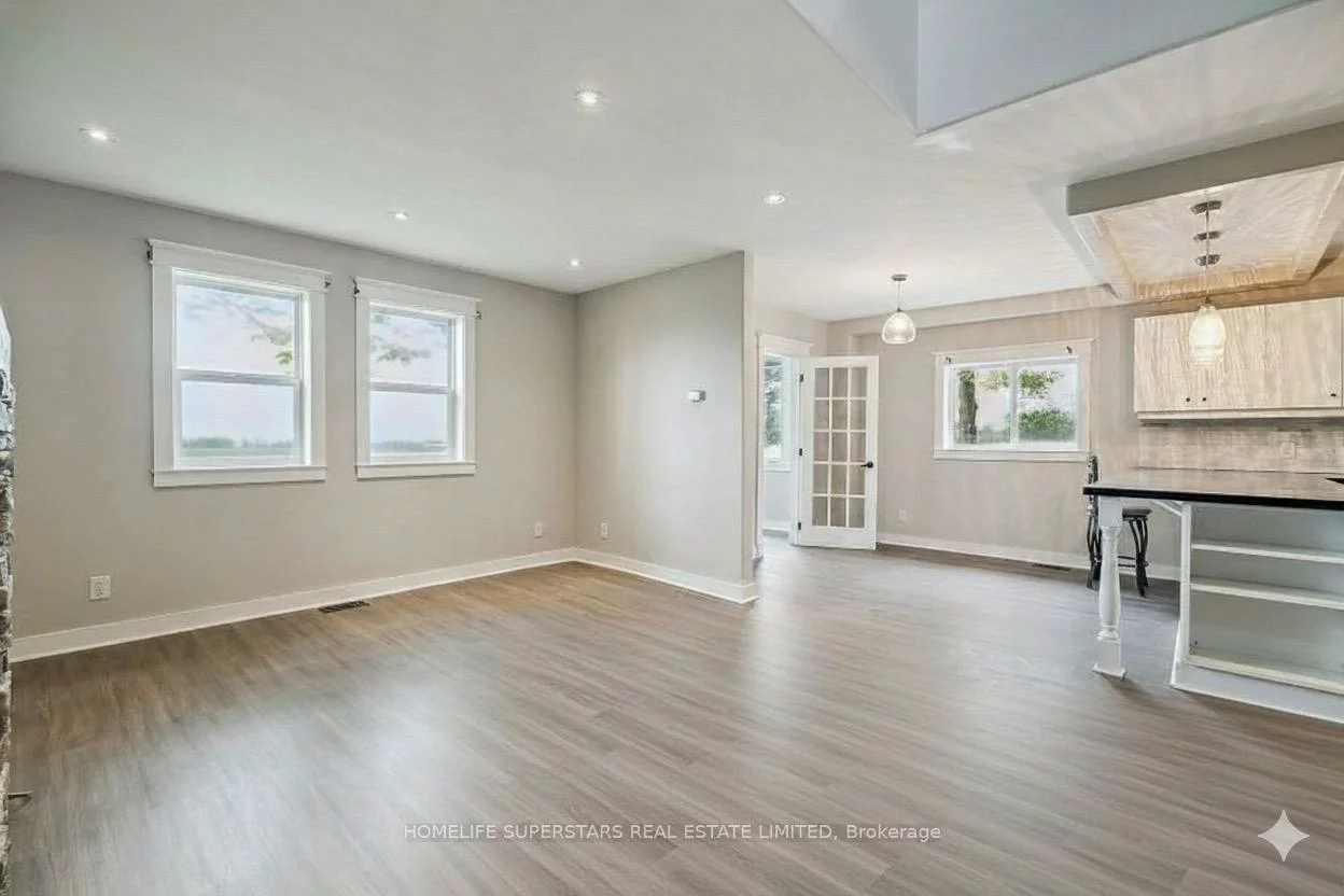 4290, Yonge, Rural Bradford West Gwillimbury, Bradford West Gwillimbury