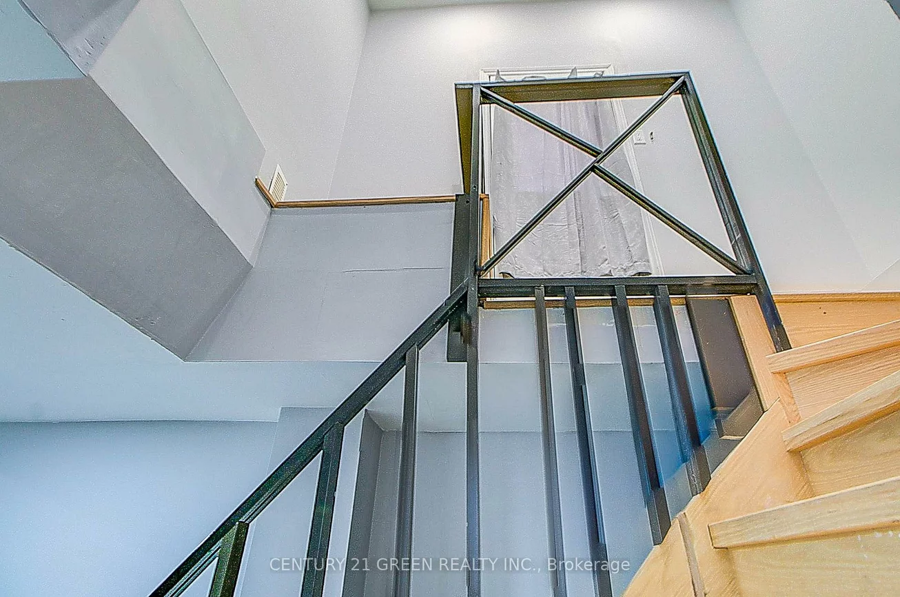 73, Wandering Glider, Bradford, Bradford West Gwillimbury