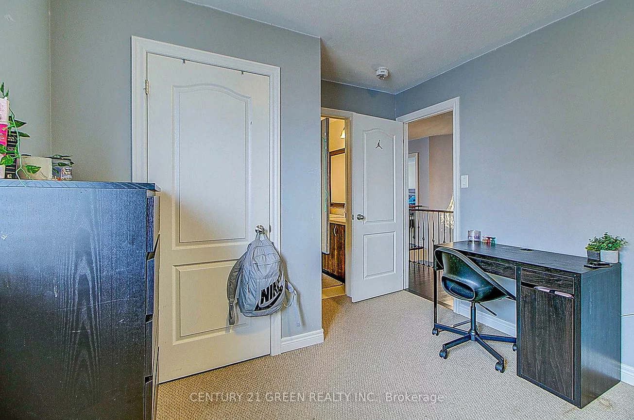 73, Wandering Glider, Bradford, Bradford West Gwillimbury