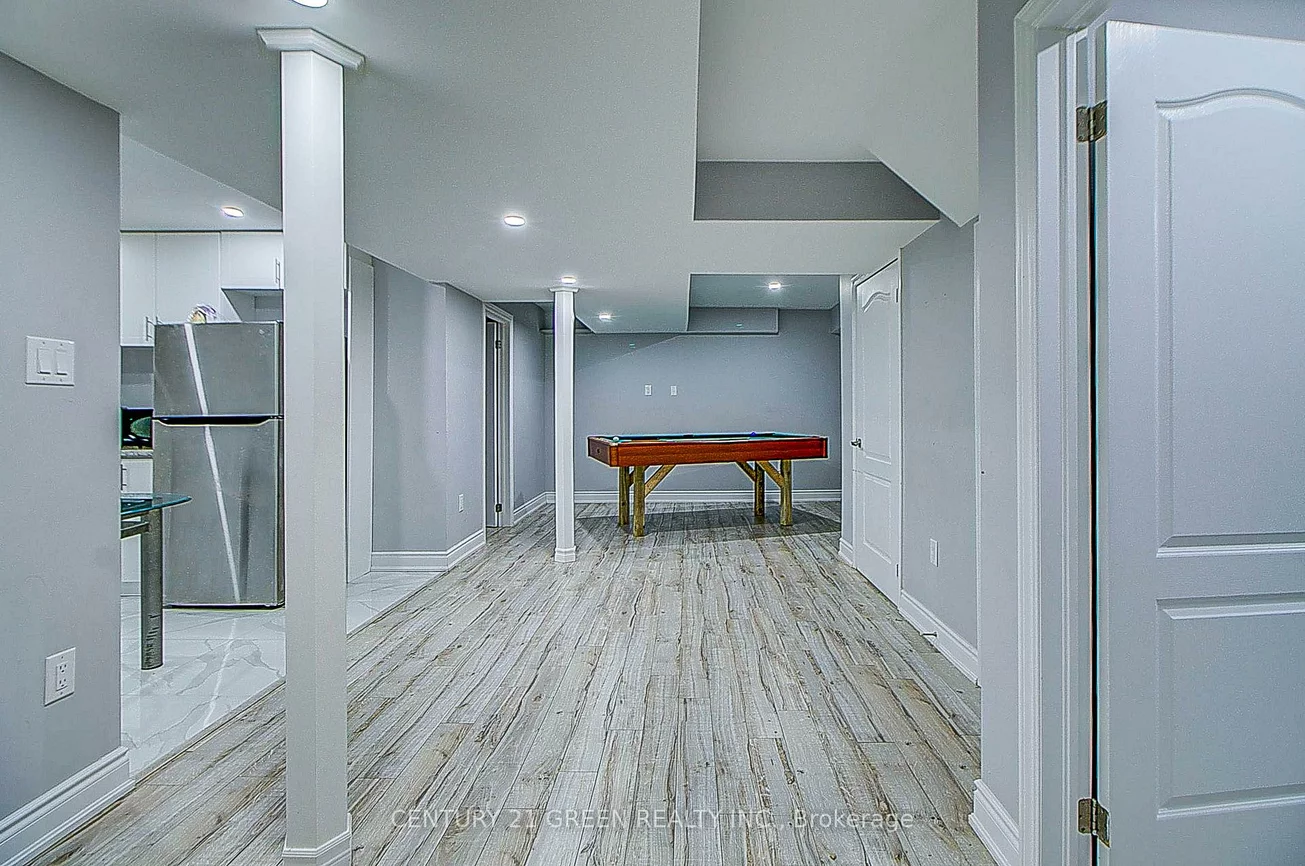 73, Wandering Glider, Bradford, Bradford West Gwillimbury