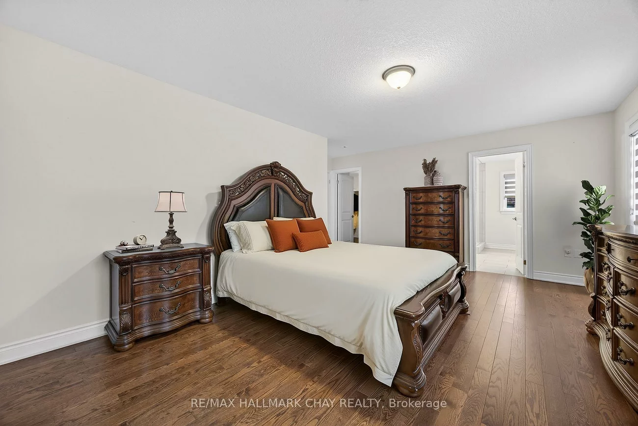 101, Gardiner, Bradford, Bradford West Gwillimbury