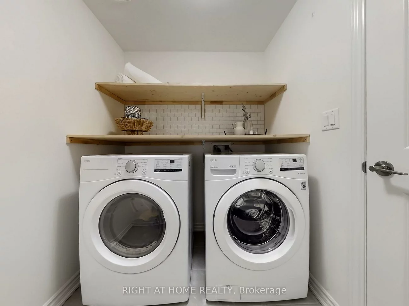 30, Paisley, Bradford, Bradford West Gwillimbury