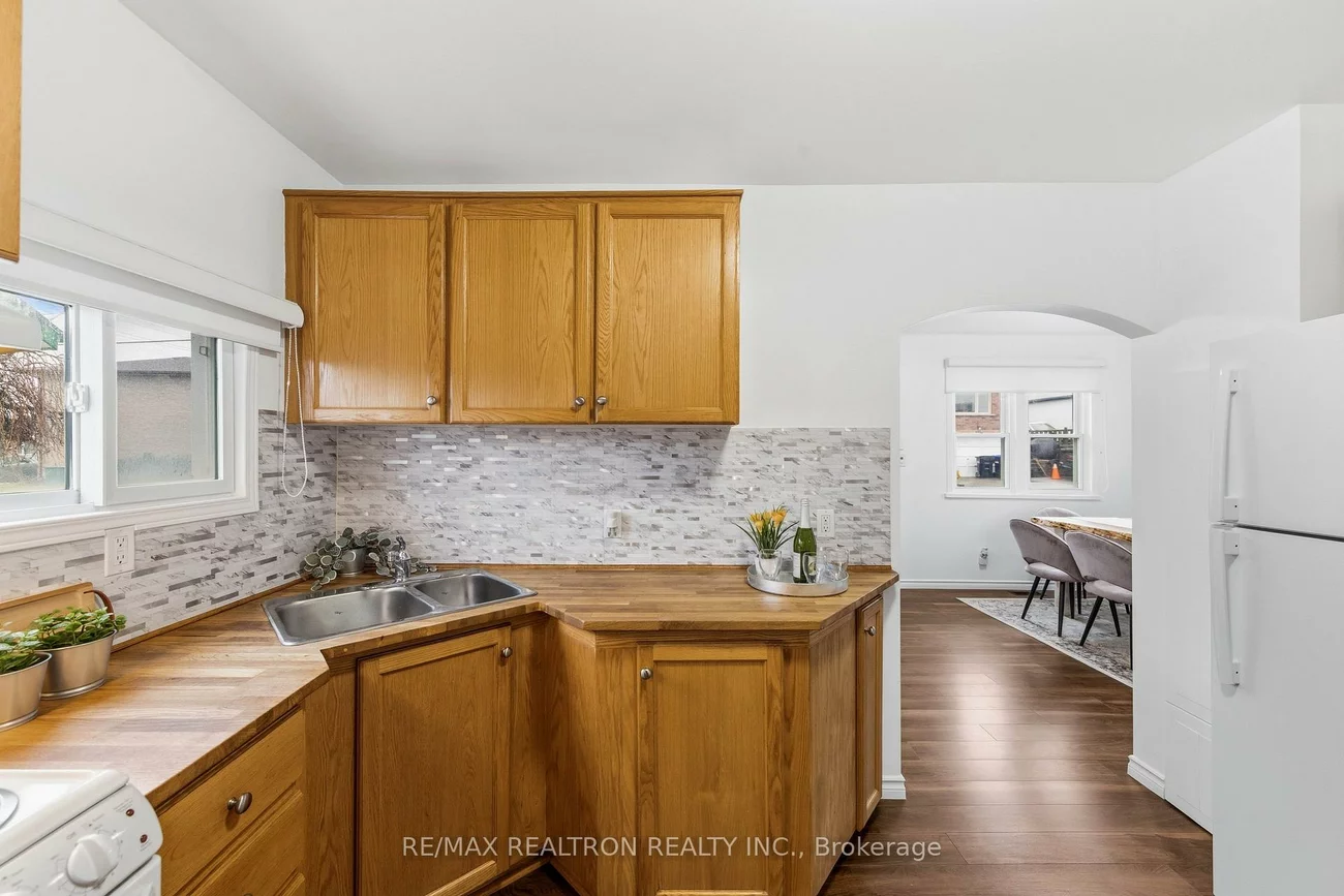 25, Bingham, Bradford, Bradford West Gwillimbury