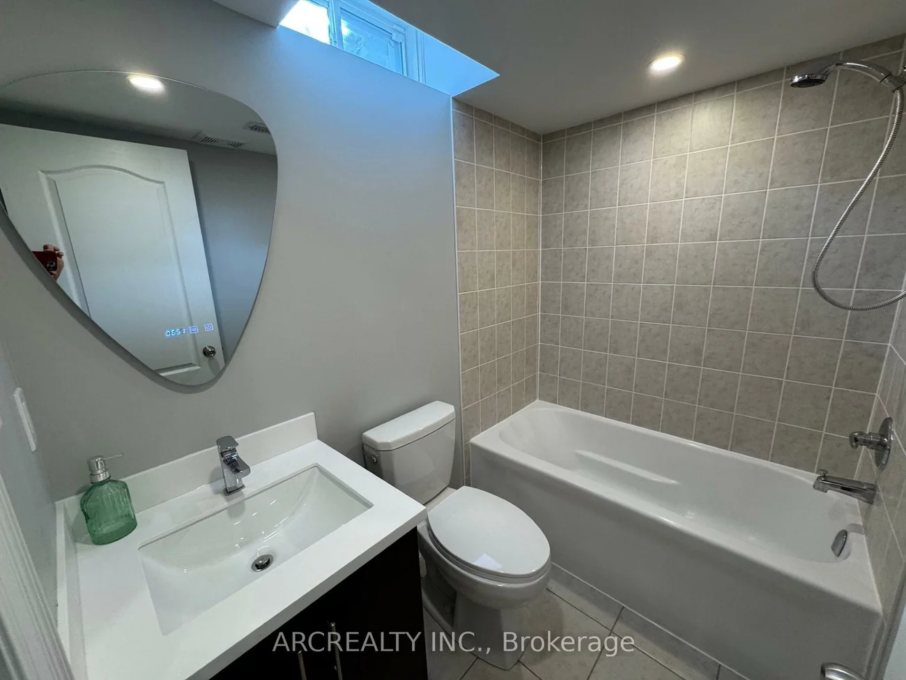 37, Matthewson, Bradford, Bradford West Gwillimbury