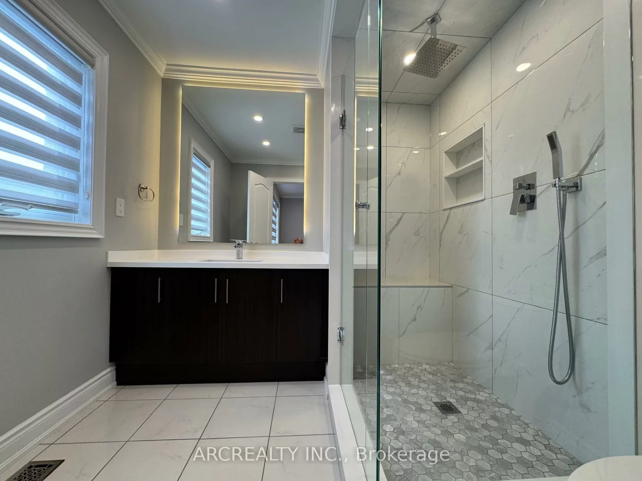 37, Matthewson, Bradford, Bradford West Gwillimbury