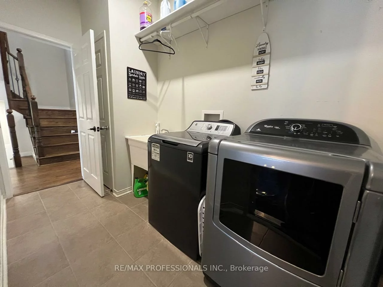 49, Liberty, Bradford, Bradford West Gwillimbury