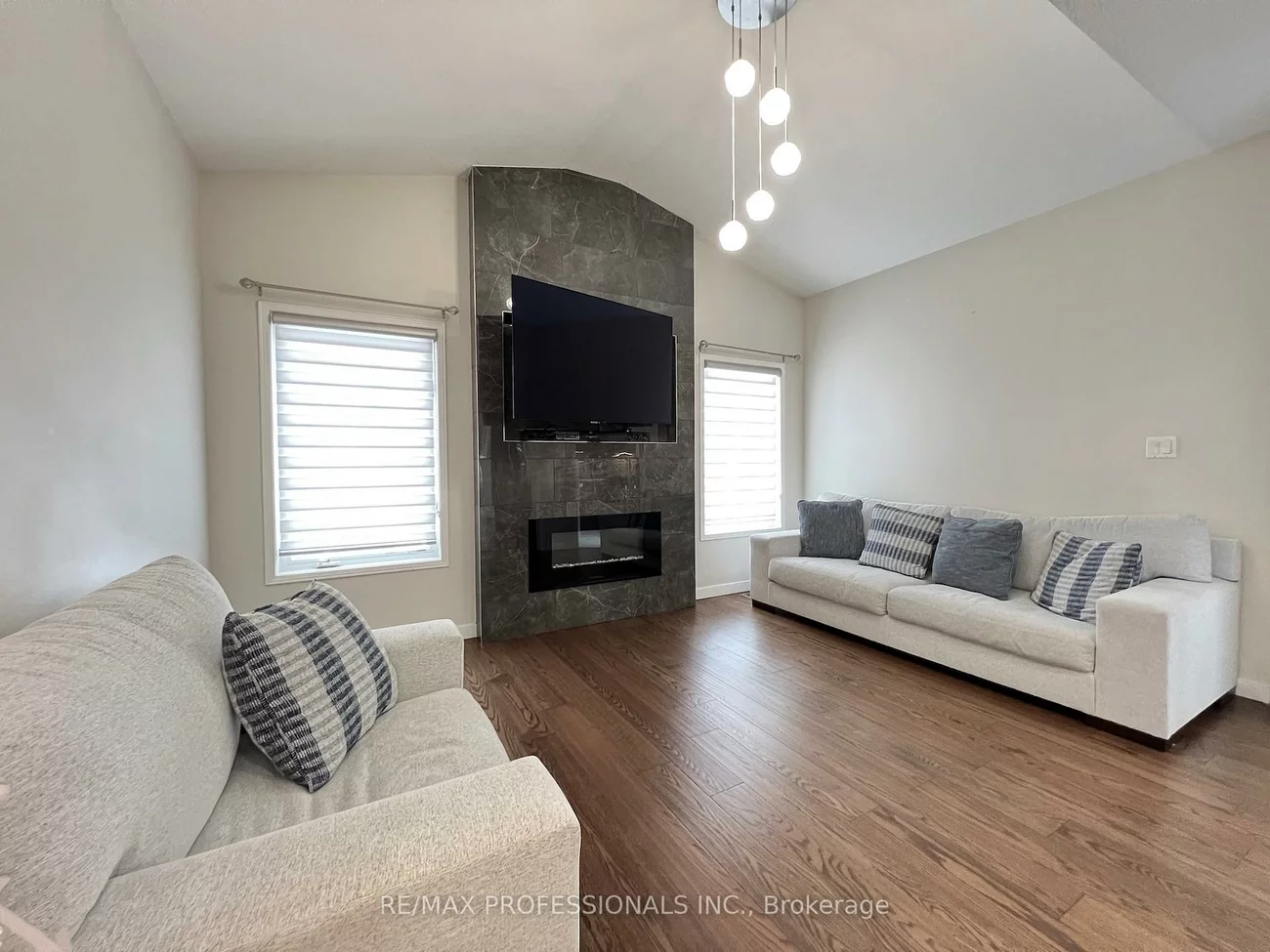 49, Liberty, Bradford, Bradford West Gwillimbury