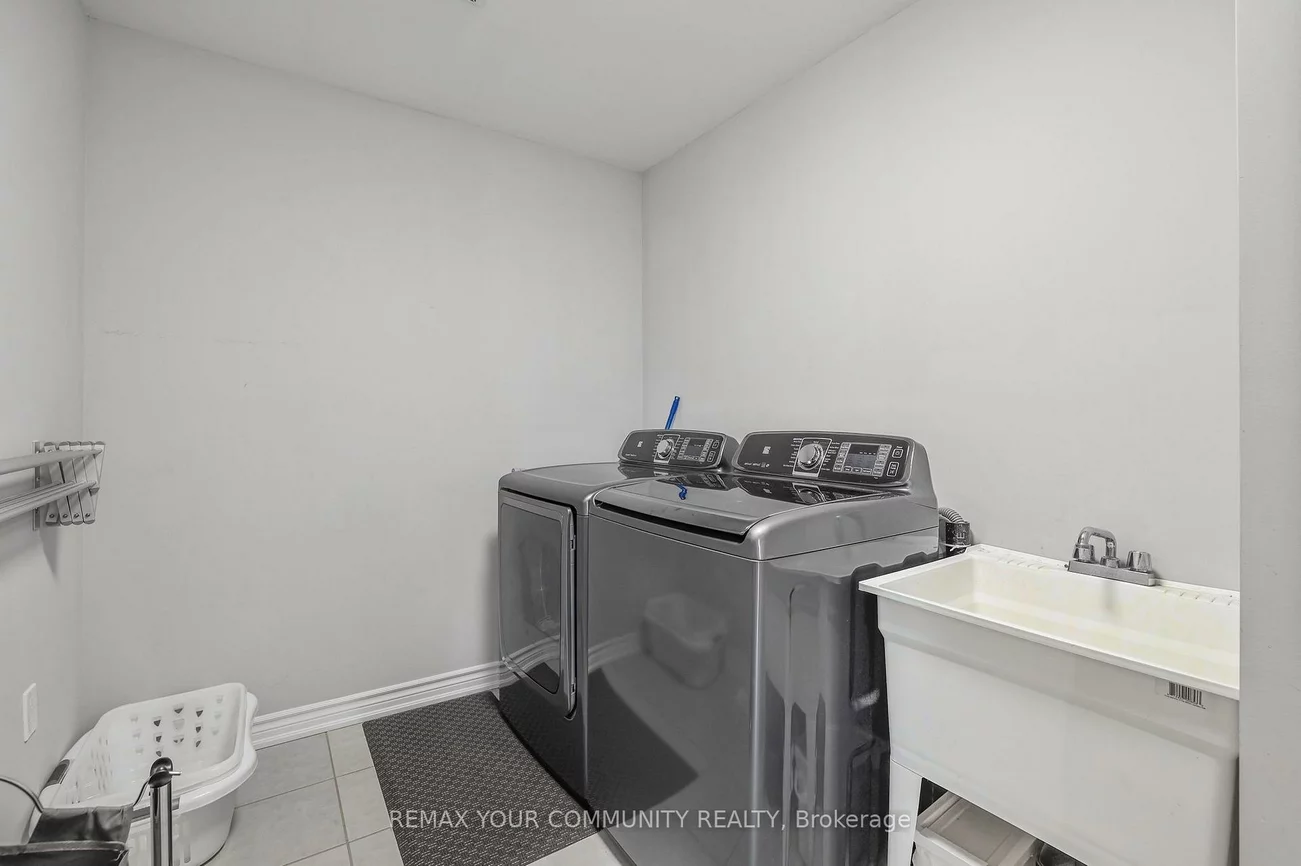 153, Hopkins, Bradford, Bradford West Gwillimbury