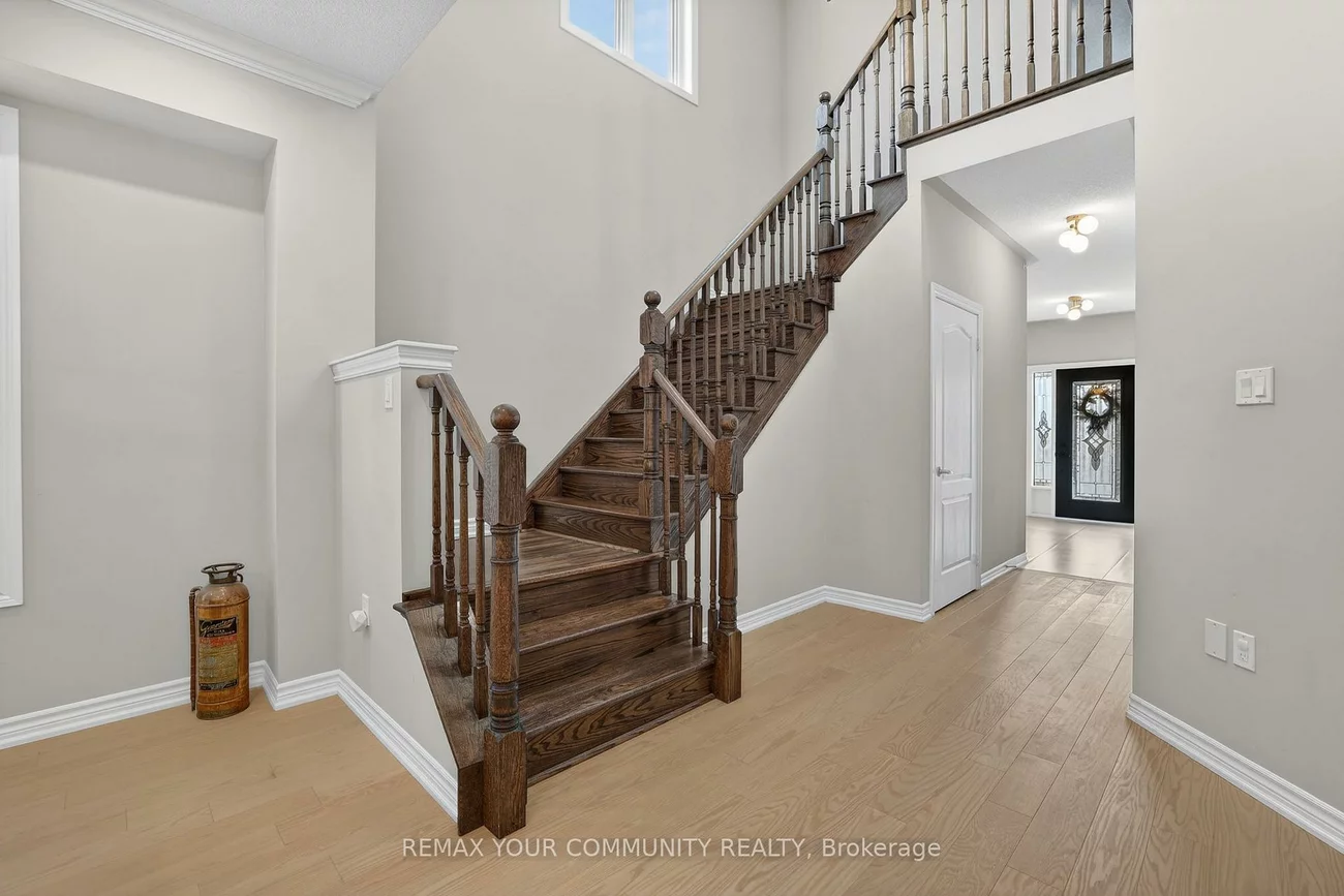 153, Hopkins, Bradford, Bradford West Gwillimbury