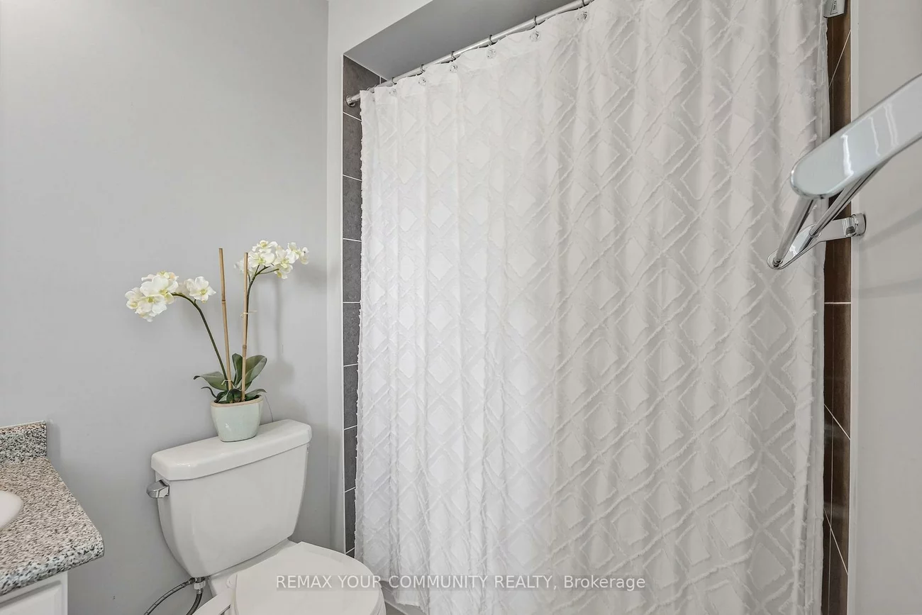 153, Hopkins, Bradford, Bradford West Gwillimbury