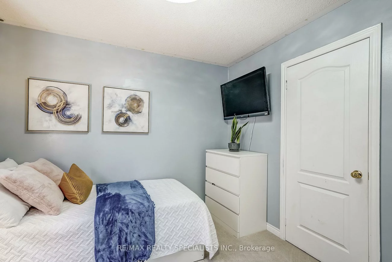 18, Rogers, Bradford, Bradford West Gwillimbury