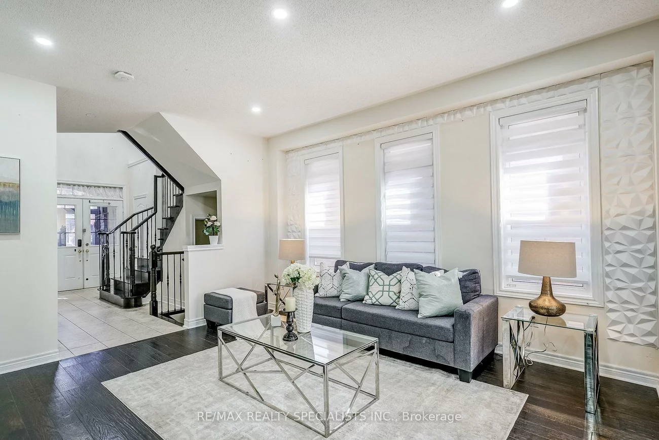 18, Rogers, Bradford, Bradford West Gwillimbury