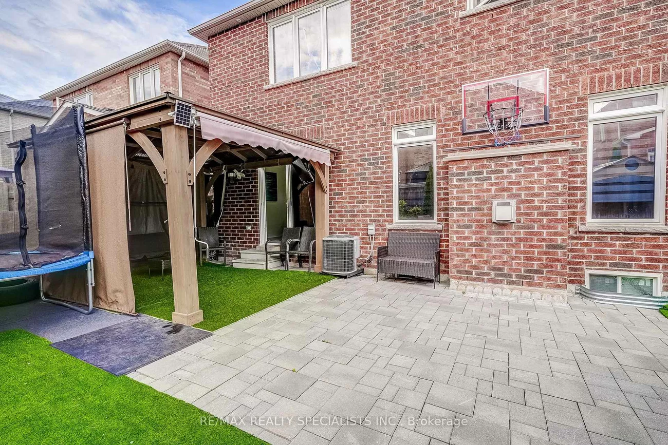 18, Rogers, Bradford, Bradford West Gwillimbury