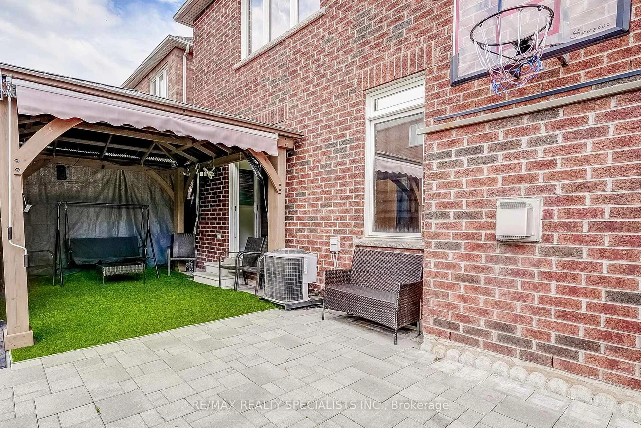 18, Rogers, Bradford, Bradford West Gwillimbury