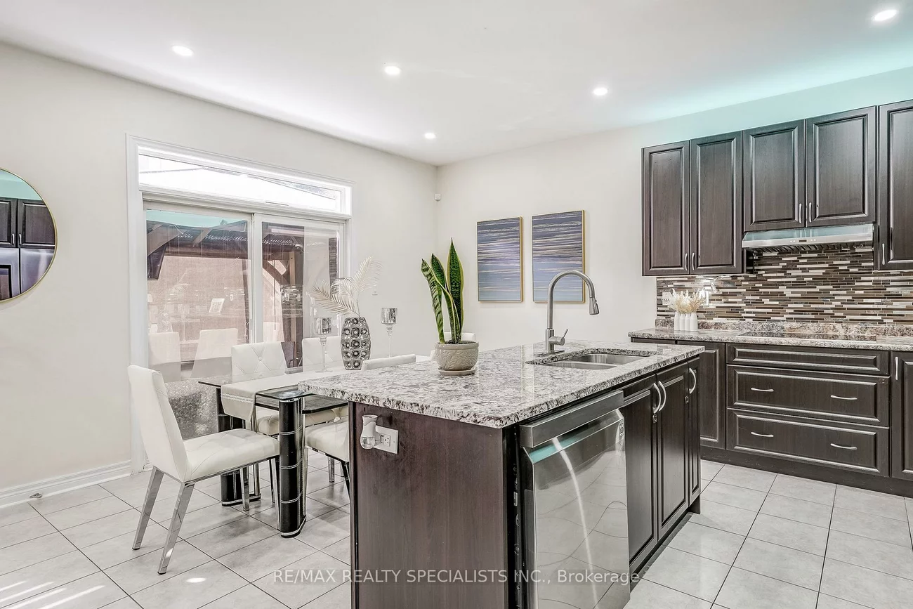 18, Rogers, Bradford, Bradford West Gwillimbury