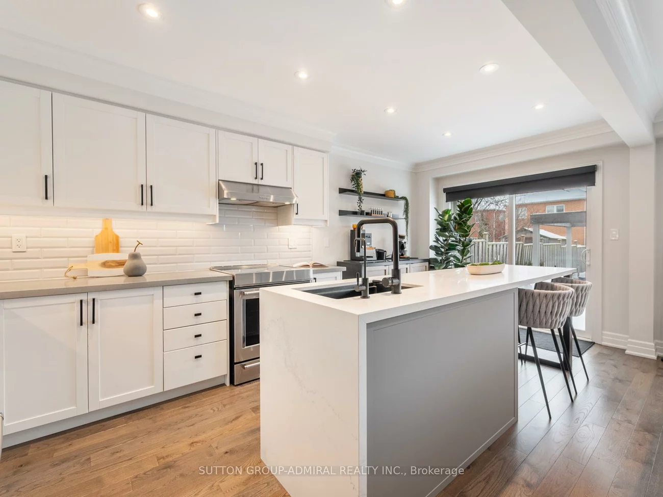 14, Booth, Bradford, Bradford West Gwillimbury