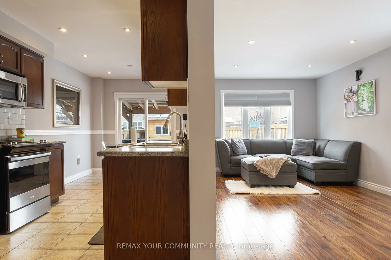 14, Armstrong, Bradford, Bradford West Gwillimbury