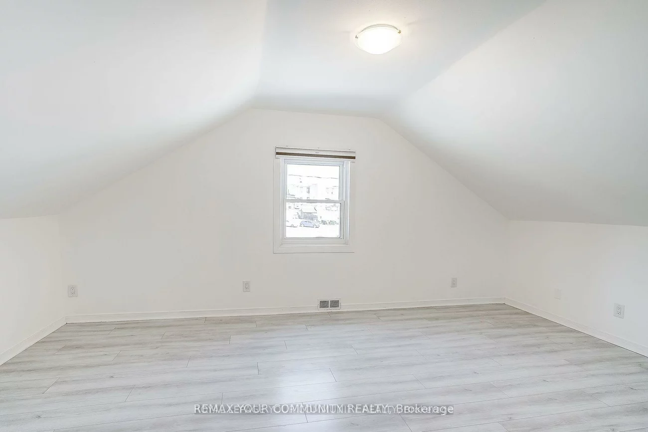 39, Drury, Bradford, Bradford West Gwillimbury