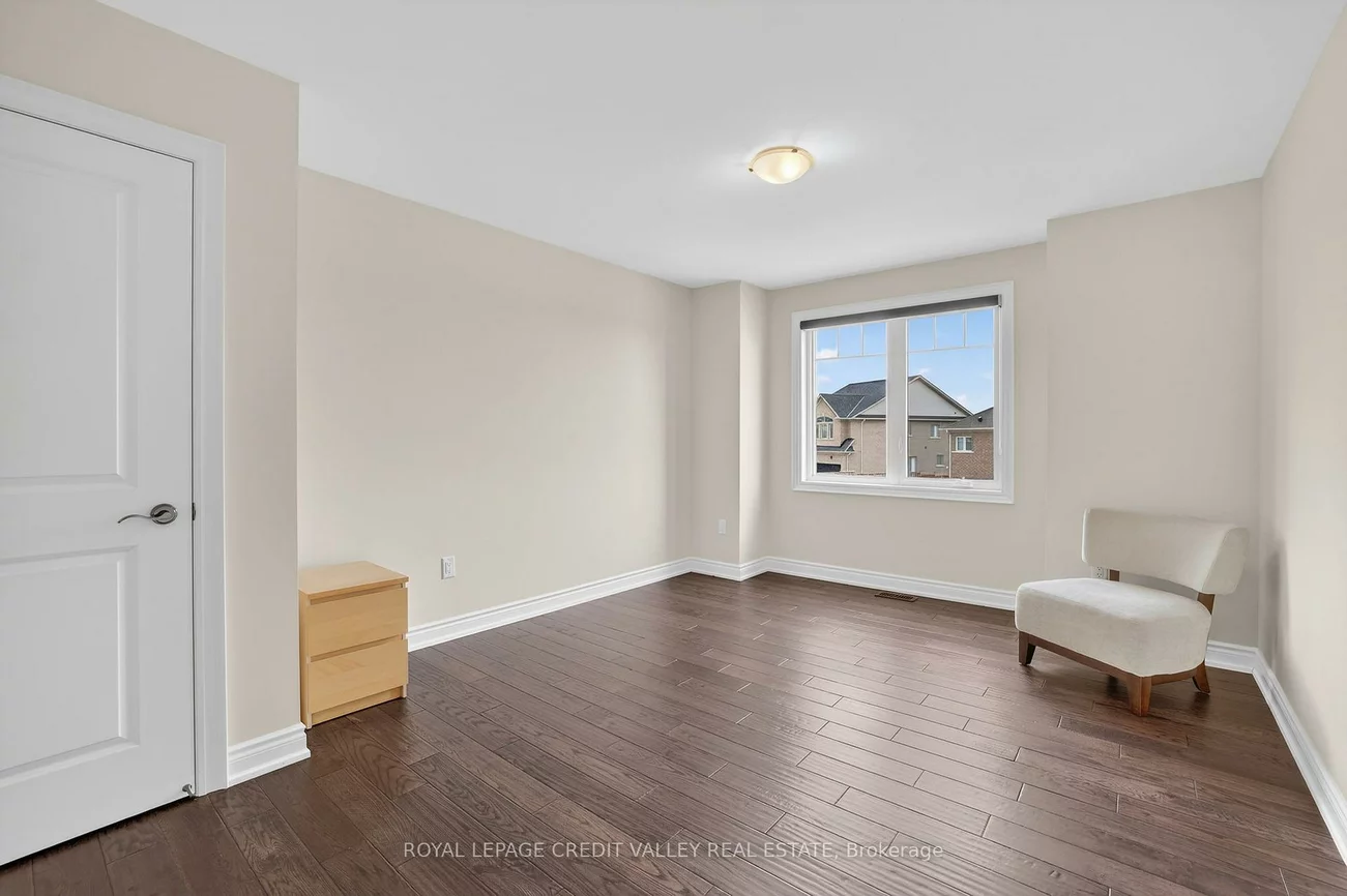 29, Memorial, Bradford, Bradford West Gwillimbury