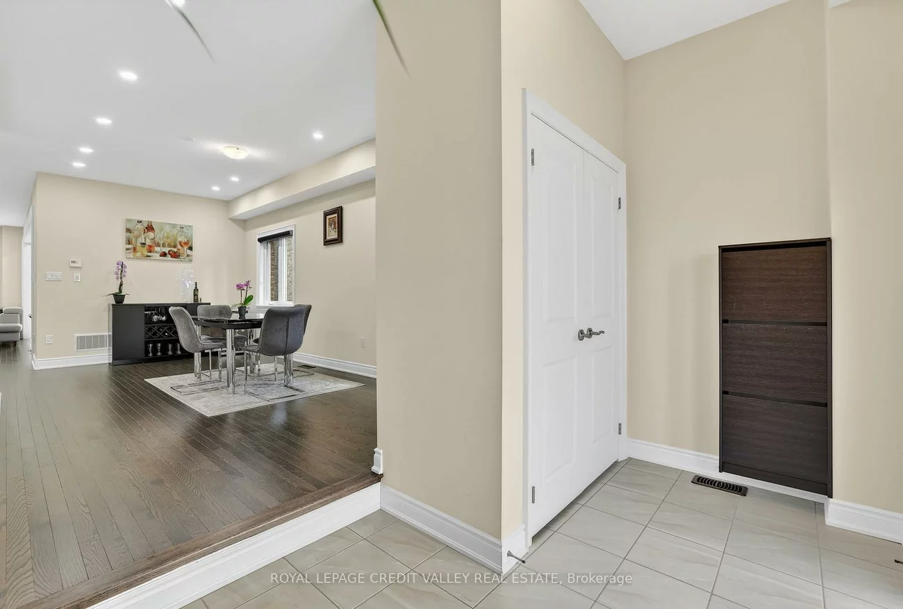 29, Memorial, Bradford, Bradford West Gwillimbury